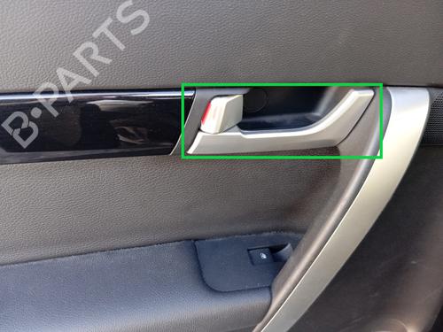 Venstre bak invendig håndtak CHEVROLET CAPTIVA (C100, C140) 2.2 D (163 hp) 21575038