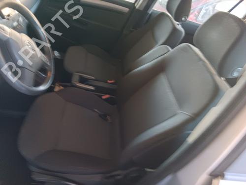 Used Left front seat OPEL ZAFIRA / ZAFIRA FAMILY B (A05) 1.9 CDTI (M75) (120 hp) 17230067