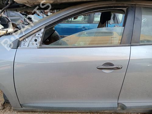 Used Front left exterior door handle RENAULT MEGANE III Hatchback (BZ0/1_, B3_) 1.5 dCi (86 hp) 24815527