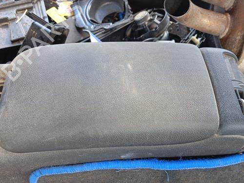 Used Armrest / Center console MERCEDES-BENZ C-CLASS (W203) C 220 CDI (203.006) (136 hp) 24333363