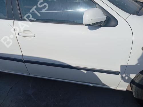 Høyre foran utvendig håndtak SEAT LEON (1M1) 1.9 TDI (90 hp) 19513582