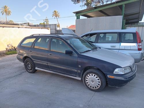 Used Right front fenders VOLVO V40 Estate (645) 1.8 (115 hp) 18875526