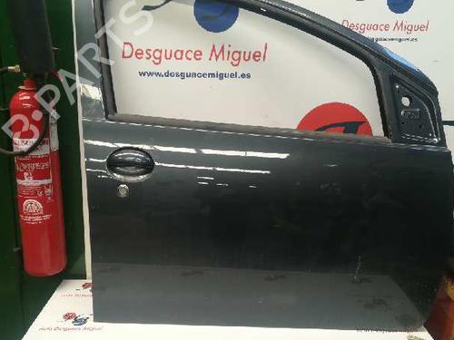 Used Right front door TOYOTA AYGO (_B1_) 1.0 (KGB10_, KGB10R) (68 hp) 9353829