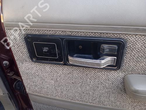 Højre bagtil invendig håndtag JEEP CHEROKEE (XJ) 2.5 i 4x4 (122 hp) 23258638