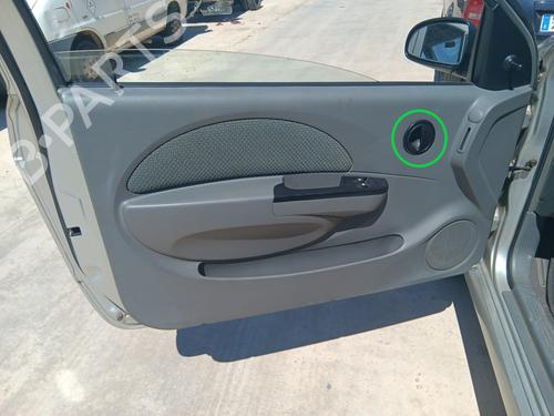 Venstre foran invendig håndtak DAEWOO KALOS (KLAS) 1.2 (72 hp) 23072977