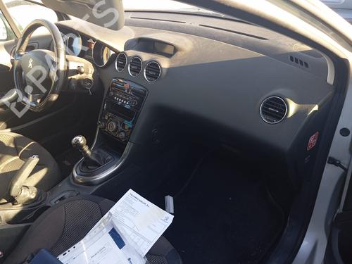 Used Dashboard PEUGEOT 308 SW II (LC_, LJ_, LR_, LX_, L4_) [2014-2021]  22216985