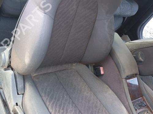 Used Right front seat MERCEDES-BENZ CLK (C208) CLK 230 Kompressor (208.347) (193 hp) 24452207