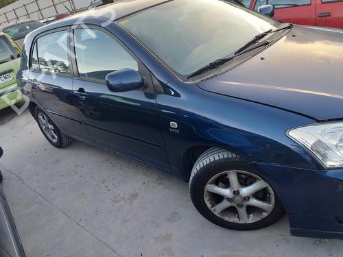 Używane Klamka zewnętrzna drzwi przednich prawych TOYOTA COROLLA (_E12_) 1.6 VVT-i (ZZE121_, ZZE121R) (110 hp) 12279305