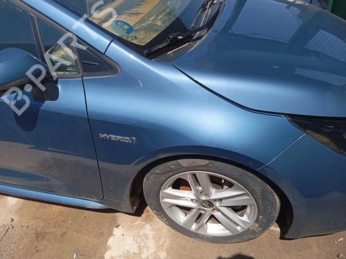 Używane Błotnik przedni prawy TOYOTA COROLLA Saloon (_E21_) 1.6 VVTi (ZRE210) (122 hp) 29998374