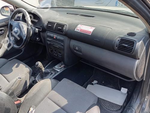 Handskerum SEAT LEON (1M1) 1.6 16 V (105 hp) 20169633