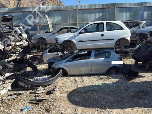 Left headlight OPEL CORSA C (X01) | BP31988221C28