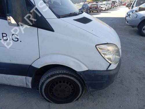 Used Right front fenders MERCEDES-BENZ SPRINTER 3-t Bus (B906) [2006-2019]  29826018