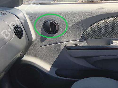Used Front right interior door handle DAEWOO KALOS (KLAS) 1.2 (72 hp) 23072976