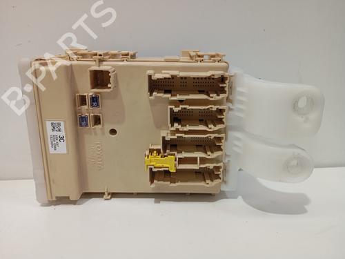 Used Fuse box Fuse box TOYOTA AURIS (_E18_) 1.8 Hybrid (ZWE186_, ZWE186R) (136 hp) 34635953 34635953