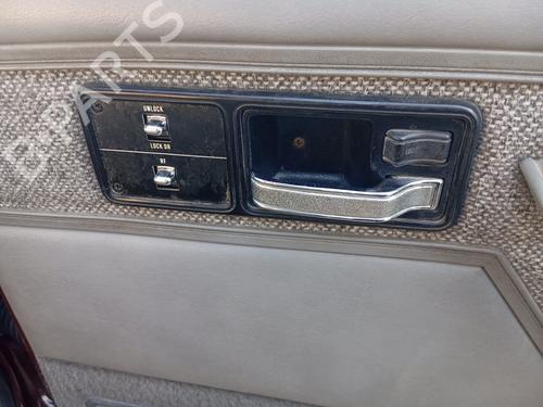 Used Front right interior door handle JEEP CHEROKEE (XJ) 2.5 i 4x4 (122 hp) 23258636