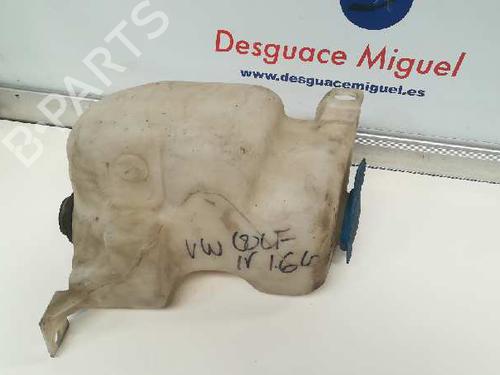 Used Windscreen washer tank VW GOLF IV (1J1) [1997-2008]  9353596
