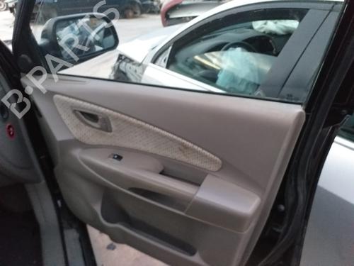 Panneau de porte avant droite HYUNDAI TUCSON (JM) 2.0 (141 hp) 12285143