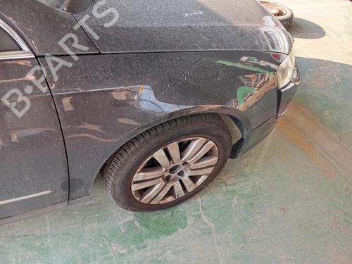 Used Right front fenders VW PASSAT B6 (3C2) [2005-2011]  28412239