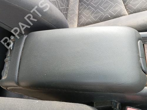 Used Armrest / Center console MERCEDES-BENZ C-CLASS (W203) C 270 CDI (203.016) (170 hp) 16237132