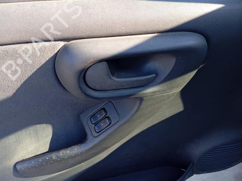 Used Left front window switch OPEL CORSA C (X01) [2000-2009]  25136270