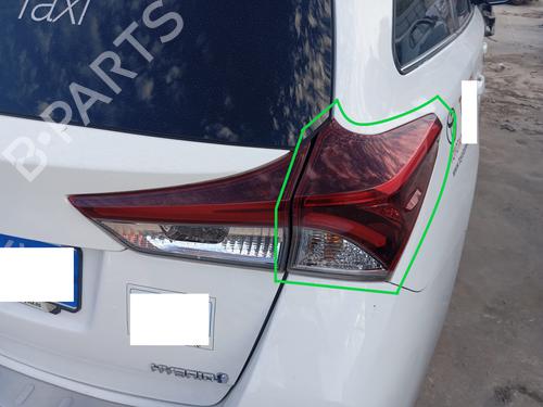 Achterlicht rechts TOYOTA AURIS Estate (_E18_) 1.8 Hybrid (ZWE186_, ZWE186R, ZWE186H) (136 hp) 32303090