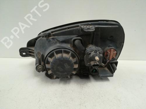 Right headlight HYUNDAI SANTA FÉ I (SM) 2.4 16V | BP15686742C29 