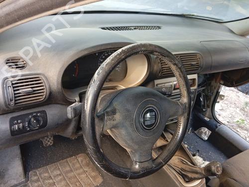 Instrumentbræt SEAT LEON (1M1) 1.9 TDI (90 hp) 16230609