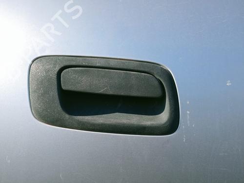 Używane Klamka zewnętrzna drzwi przednich prawych OPEL ZAFIRA A MPV (T98) 1.6 16V (F75) (101 hp) 17227290