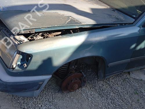 Forskærm venstre MERCEDES-BENZ 124 T-Model (S124) 200 T (124.080) (105 hp) 31589363