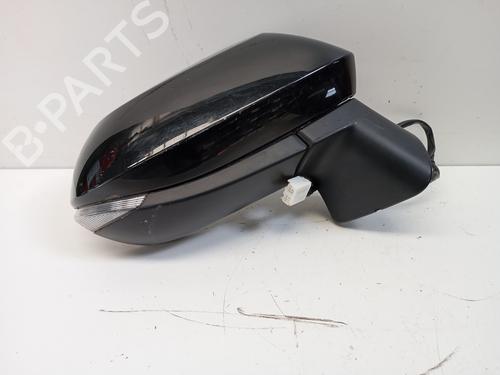 right-mirror-toyota-corolla-saloon-_e21_-2019-33020363 main image