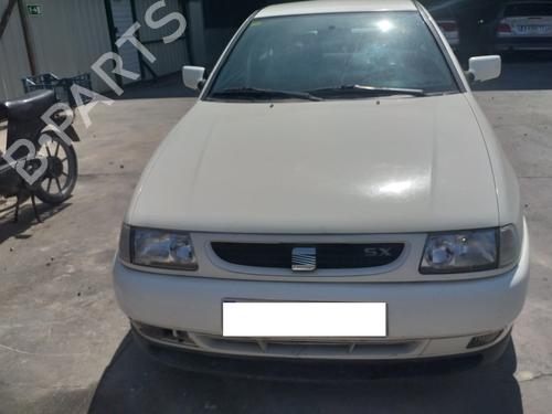 Used Front bumper SEAT CORDOBA (6K1, 6K2) 1.6 i (101 hp) 16235144