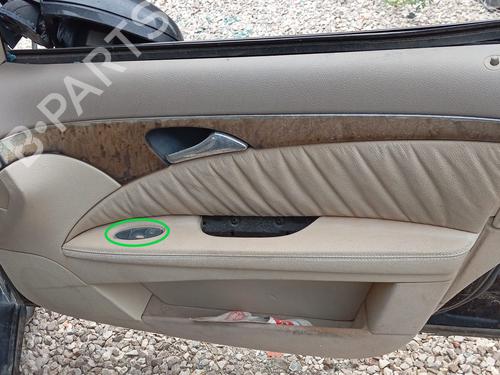 Used Right front window switch MERCEDES-BENZ E-CLASS (W211) E 320 CDI (211.026) (204 hp) 24506825
