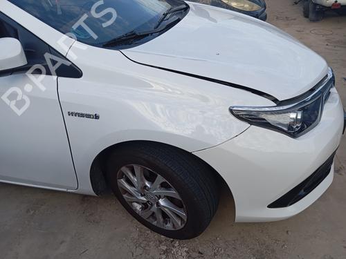 Kotflügel rechts vorne für TOYOTA AURIS (_E18_) 1.8 Hybrid (ZWE186_, ZWE186R) (136 hp) 30548763