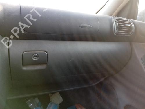 Handskerum SEAT LEON (1M1) 1.6 16 V (105 hp) 21502372