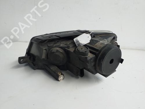 Right headlight VW PASSAT B6 (3C2) 2.0 TDI | BP24471900C29 