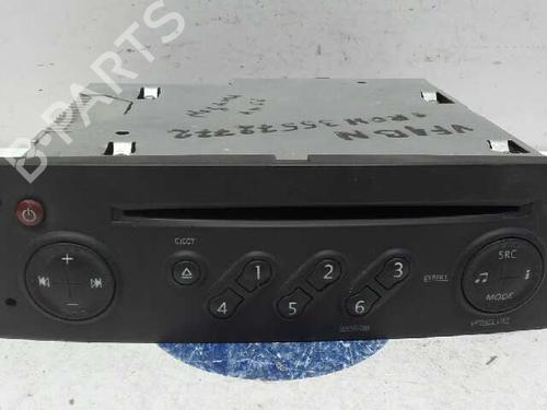 Sistema audio RENAULT MEGANE II (BM0/1_, CM0/1_) [2001-2012]  9348359