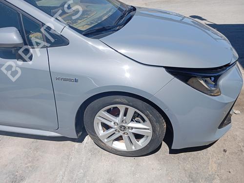Used Right front fenders TOYOTA COROLLA Estate (_E21_) 1.8 Hybrid (ZWE211) (98 hp) 28690836