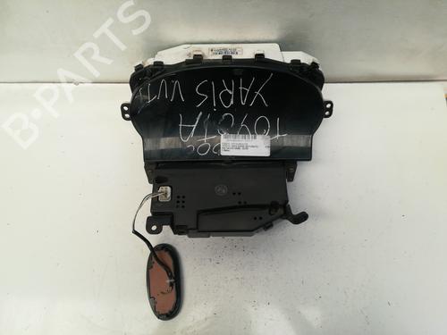 Used Instrument cluster TOYOTA YARIS VERSO (_P2_) [1999-2005]  12455412