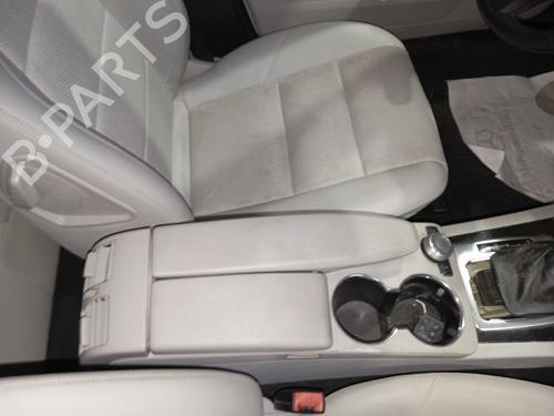 Used Armrest / Center console MERCEDES-BENZ GLK-CLASS (X204) [2008-2015]  25784916