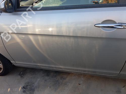 Used Front left exterior door handle LANCIA YPSILON (843_) 1.2 (843.AXA1A) (60 hp) 21845070