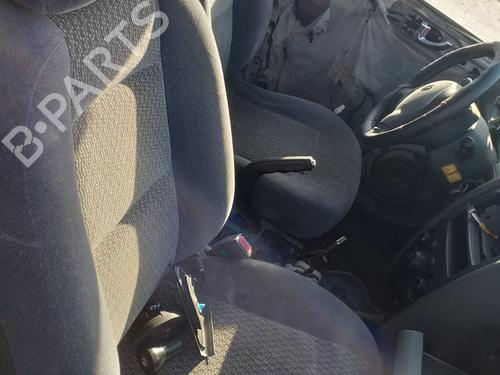 Used Right front seat HYUNDAI SANTA FÉ I (SM) 2.4 16V (146 hp) 12280711