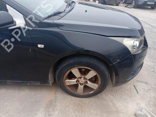 Used Right front fenders CHEVROLET CRUZE (J300) 1.6 (124 hp) 28681138