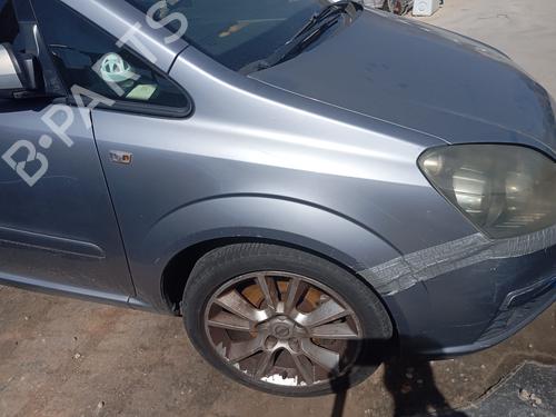 Used Right front fenders OPEL ZAFIRA / ZAFIRA FAMILY B (A05) [2005-2019]  25038324