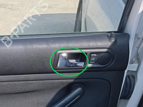 Venstre bagtil invendig håndtag VW GOLF IV (1J1) 1.6 (100 hp) 20178862