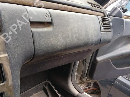 Handskerum MERCEDES-BENZ E-CLASS (W210) E 300 D (210.020) (136 hp) 24366200