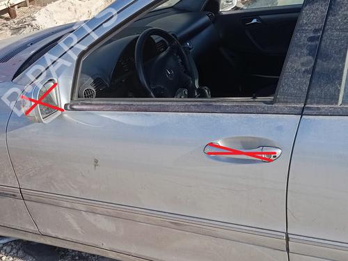 Used Left front door MERCEDES-BENZ C-CLASS (W203) [2000-2007]  29316478
