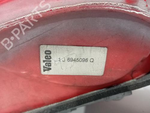 Right taillight VW GOLF IV (1J1) 1.6 | BP20178866C35 
