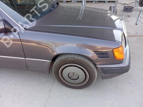 Guarda-lamas direito MERCEDES-BENZ E-CLASS (W124) E 300 Turbo-D (124.133) (147 hp) 31358213