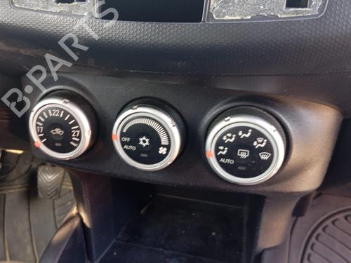 AC Styreenhet / Manøvreringsenhet MITSUBISHI OUTLANDER II (CW_W) 2.0 DI-D (CW8W) (140 hp) 28501879
