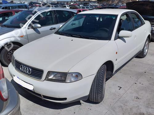 Aleta delantera izquierda AUDI A4 B5 Avant (8D5) 2.6 (150 hp) 12292608